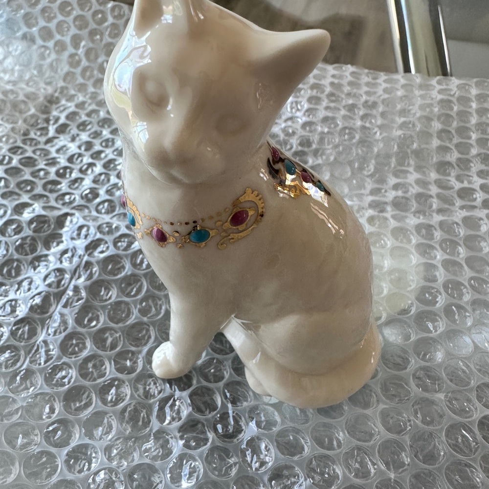 Lenox Decorative Cat Figurine with Gold and Gem Accents - White